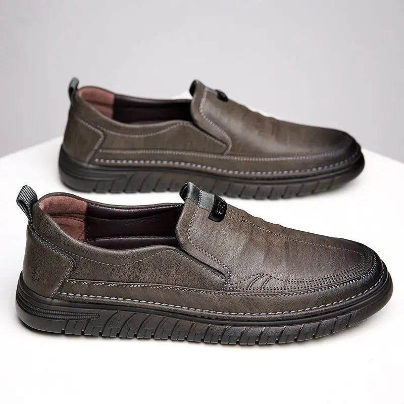 Timeless Elegance with Movechain Retro Penny Loafer – Classic Leather Comfort