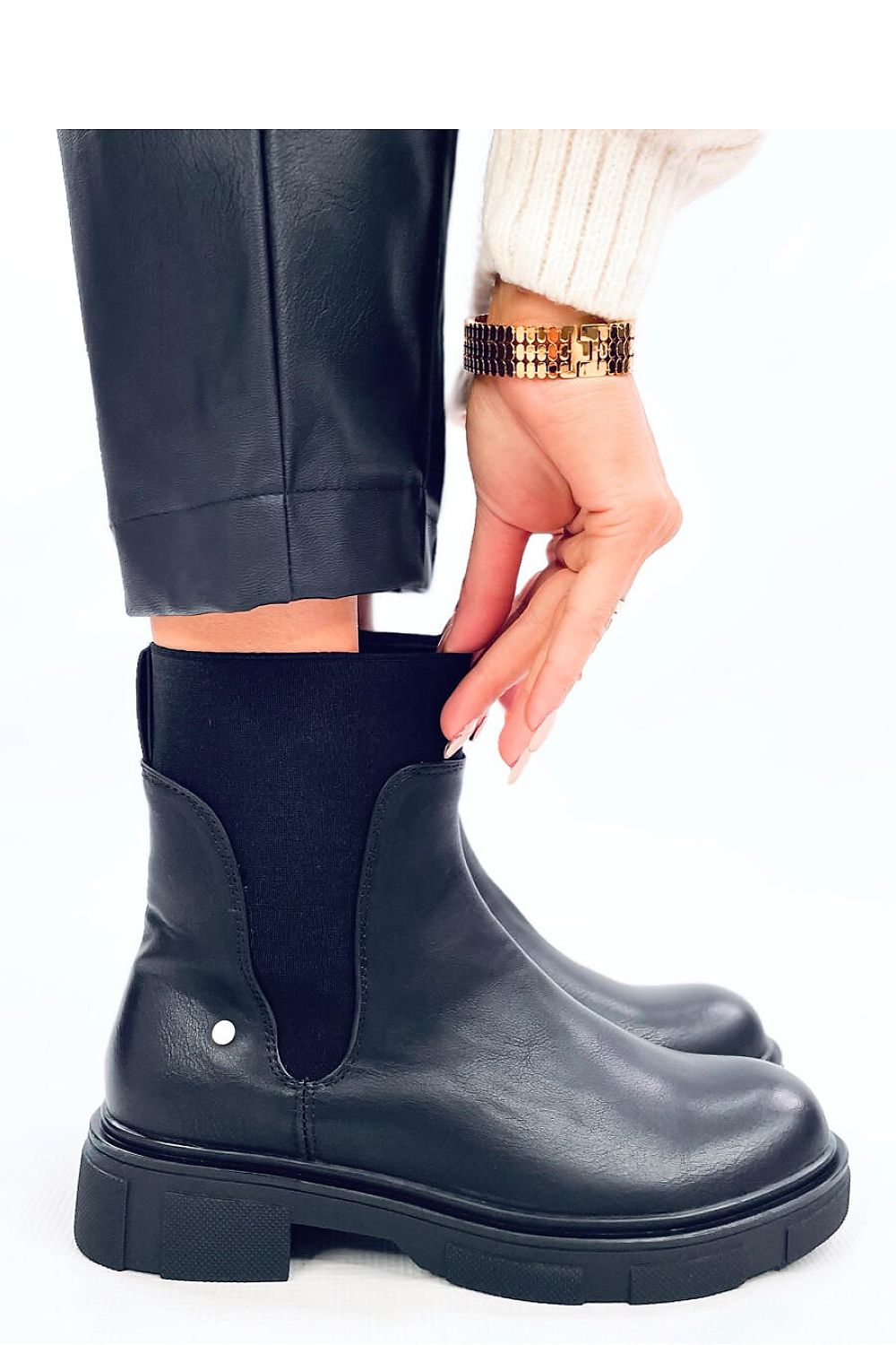 Jodhpur black boots by Inello