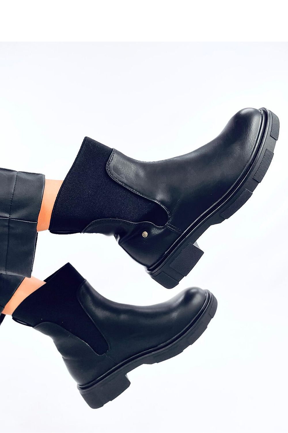 Jodhpur black boots by Inello